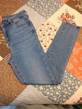 American Eagle Super High Rise Jegging Women’s 8 Regular Light Wash Next Level